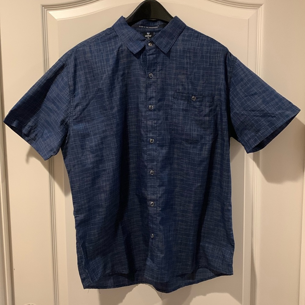 Kohl CrossHatch short sleeve button down shirt with metal buttons